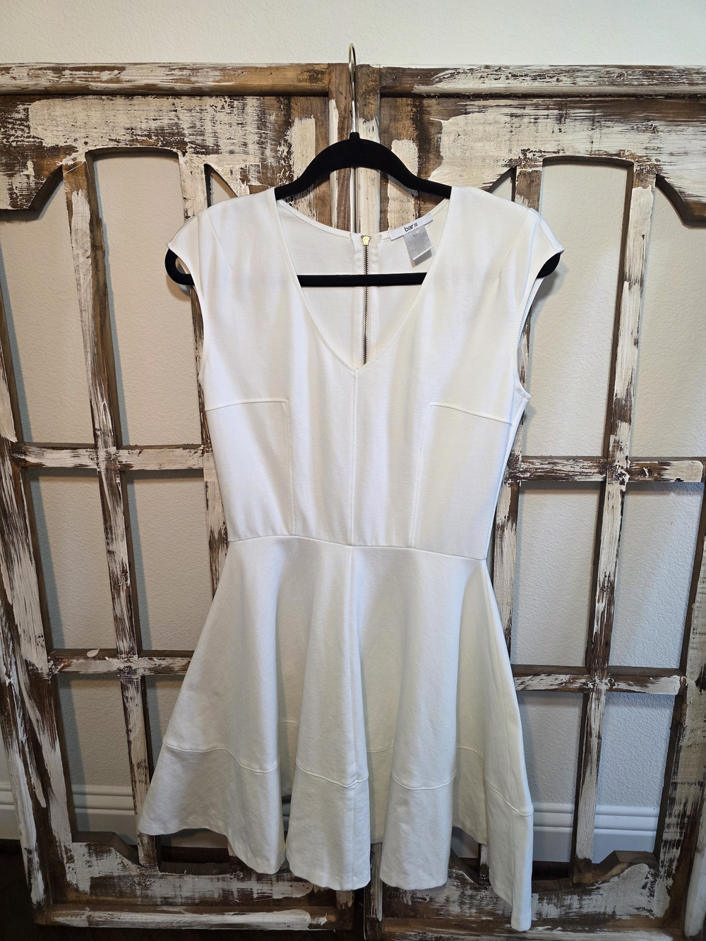 Bar III White Fit & Flare Dress | V-Neck | Size M